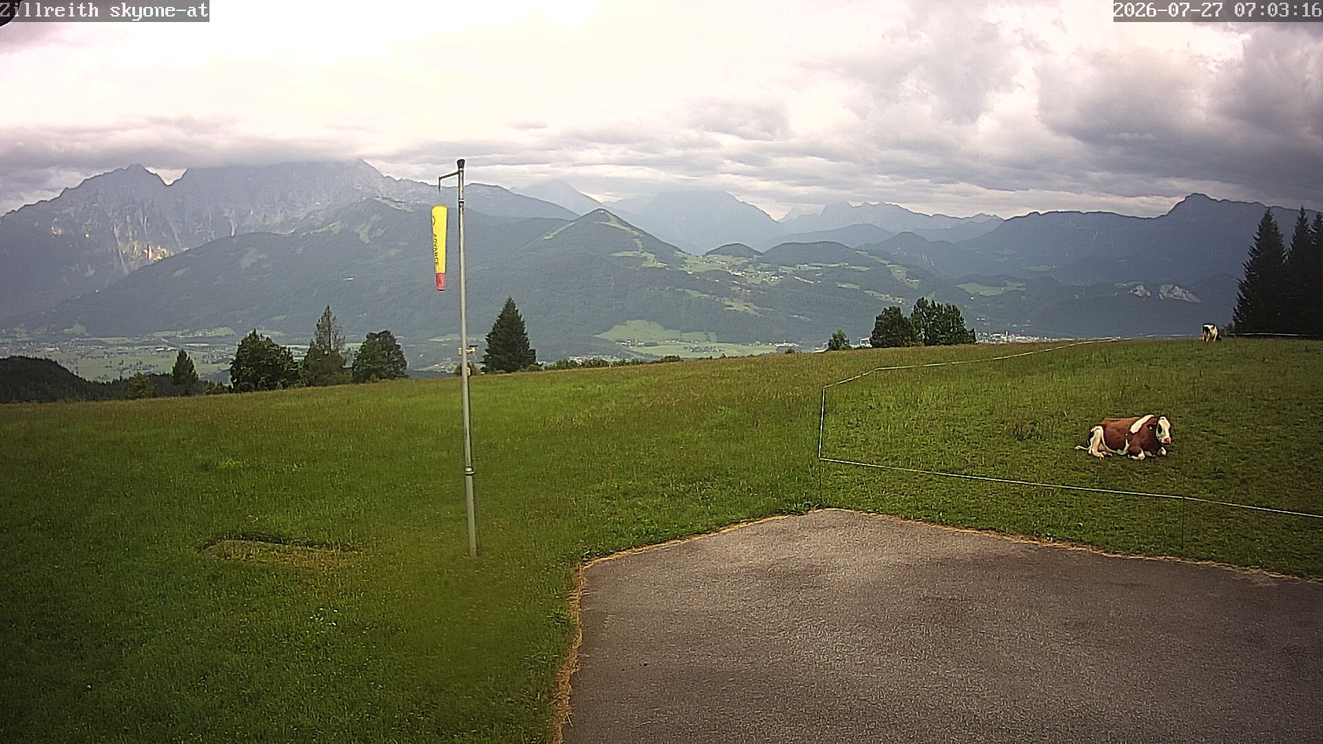 Archived image Webcam Pub Zillreith in Adnet