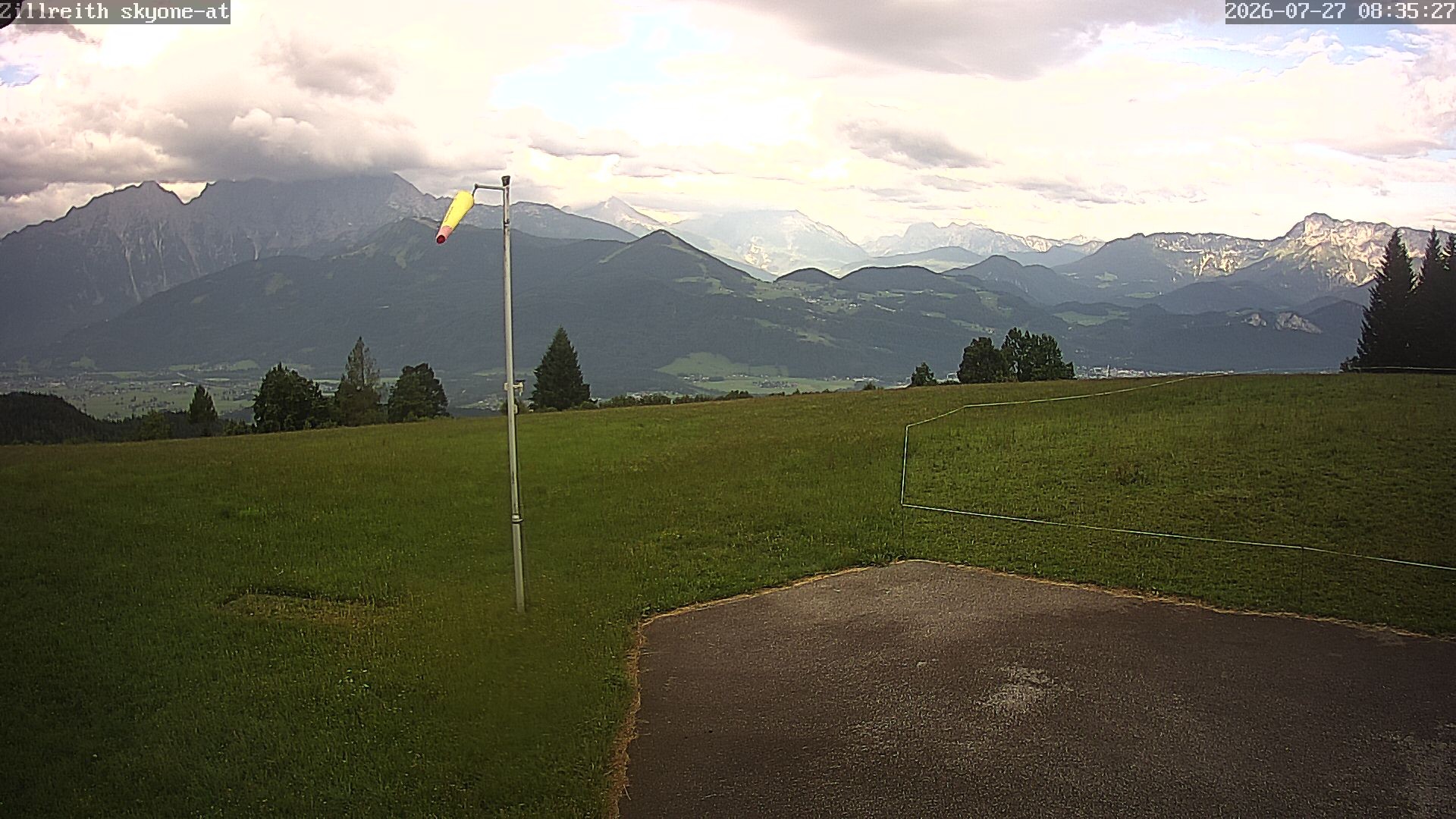 Archived image Webcam Pub Zillreith in Adnet