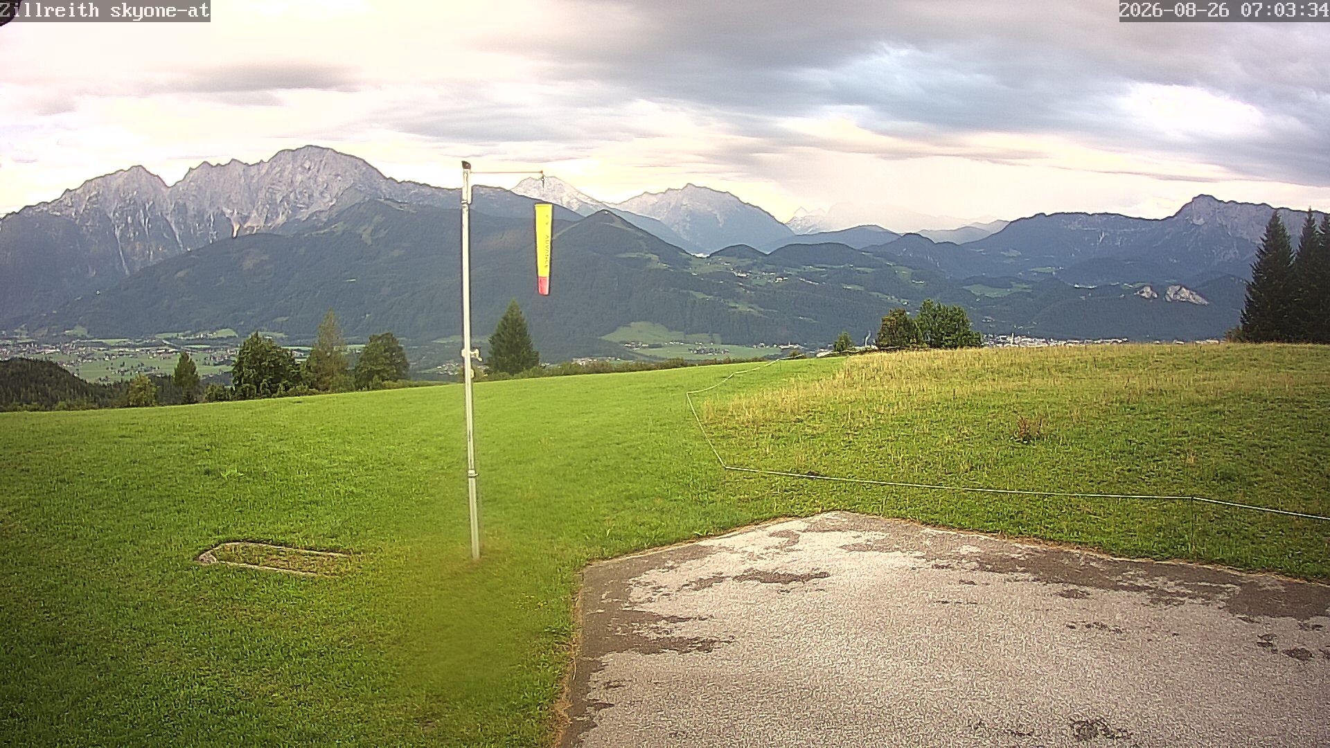 Archived image Webcam Pub Zillreith in Adnet