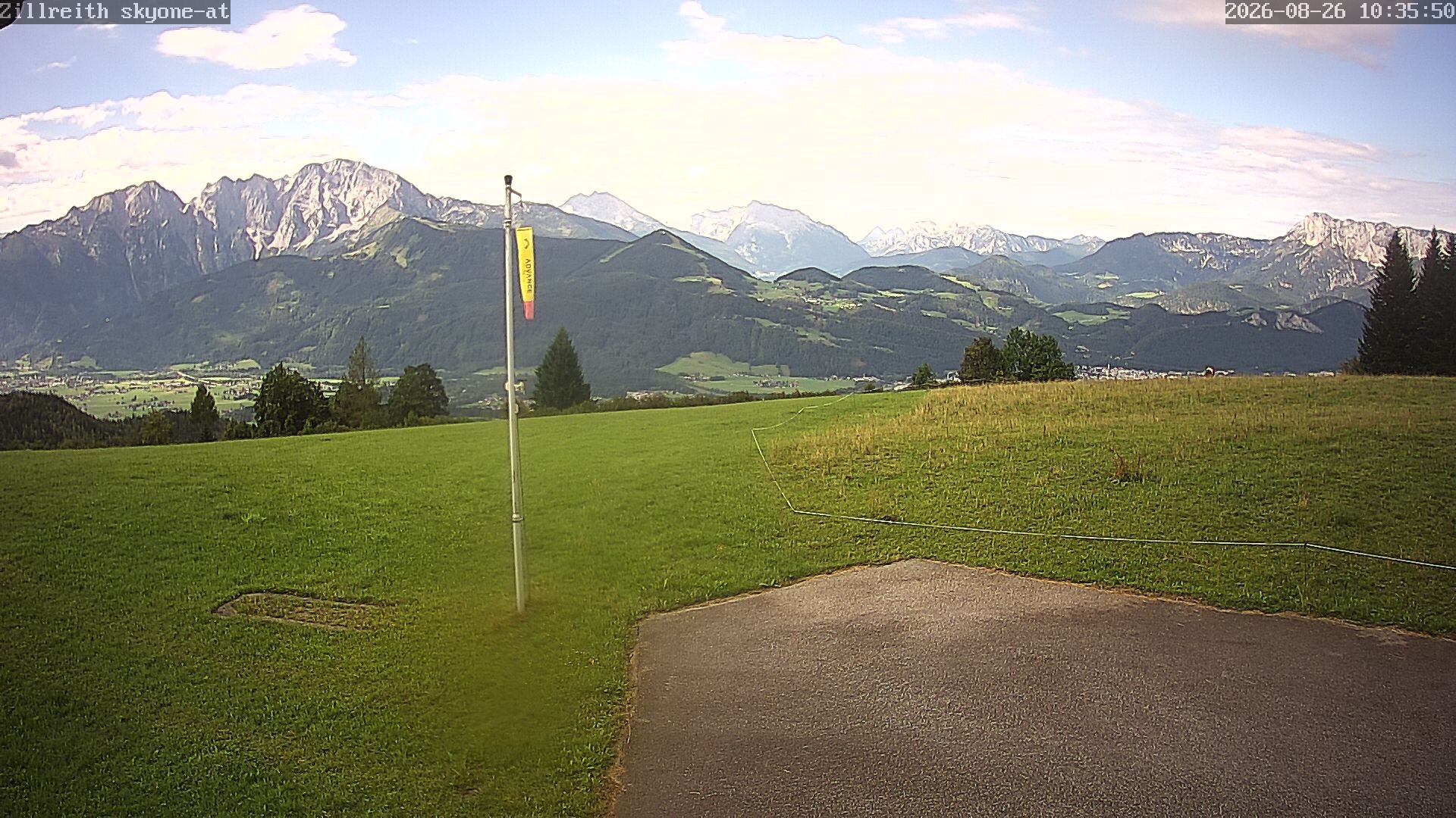 Archived image Webcam Pub Zillreith in Adnet