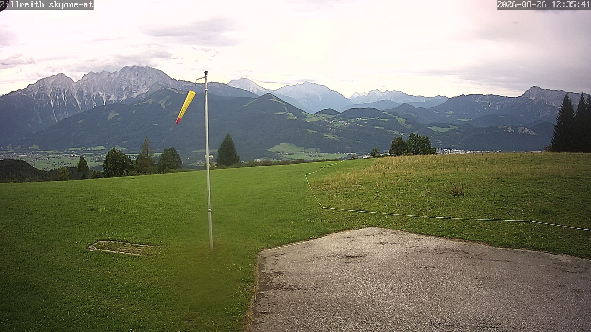 Archived image Webcam Pub Zillreith in Adnet