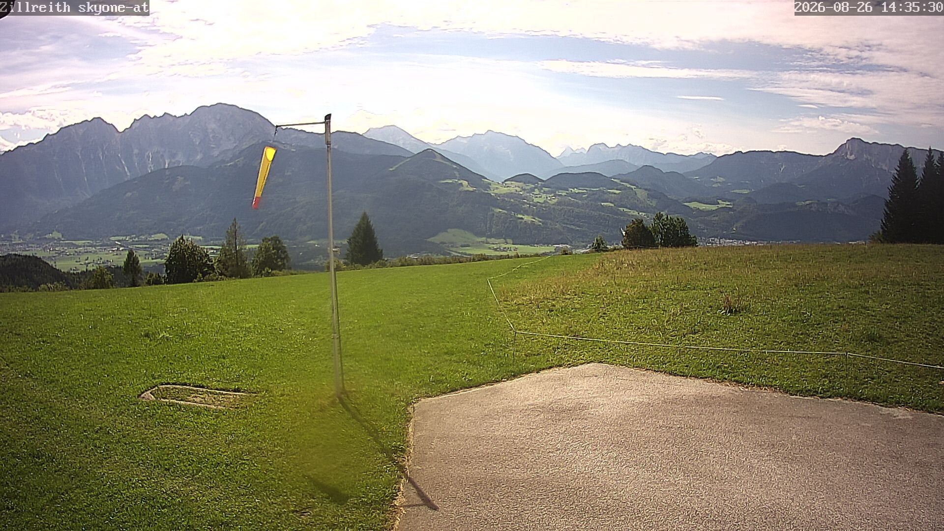 Archived image Webcam Pub Zillreith in Adnet