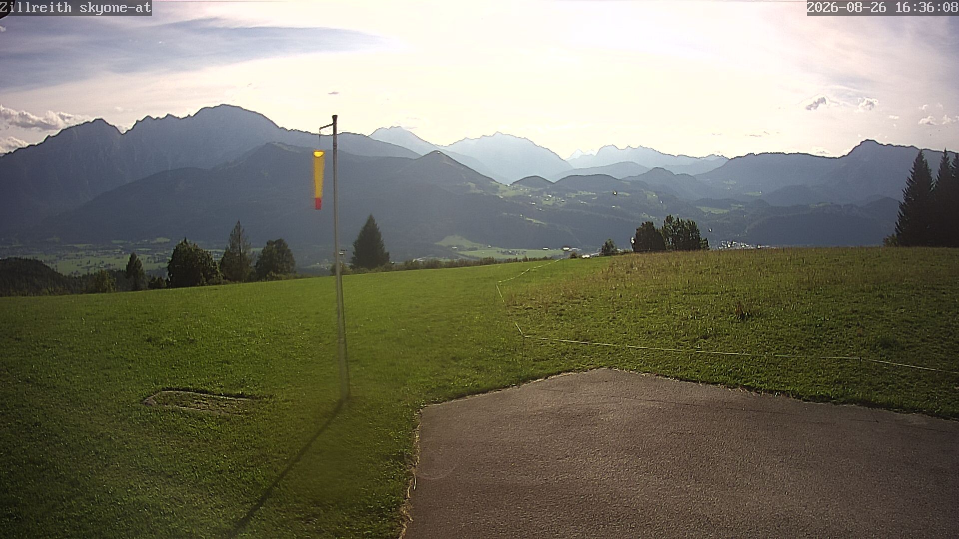 Archived image Webcam Pub Zillreith in Adnet