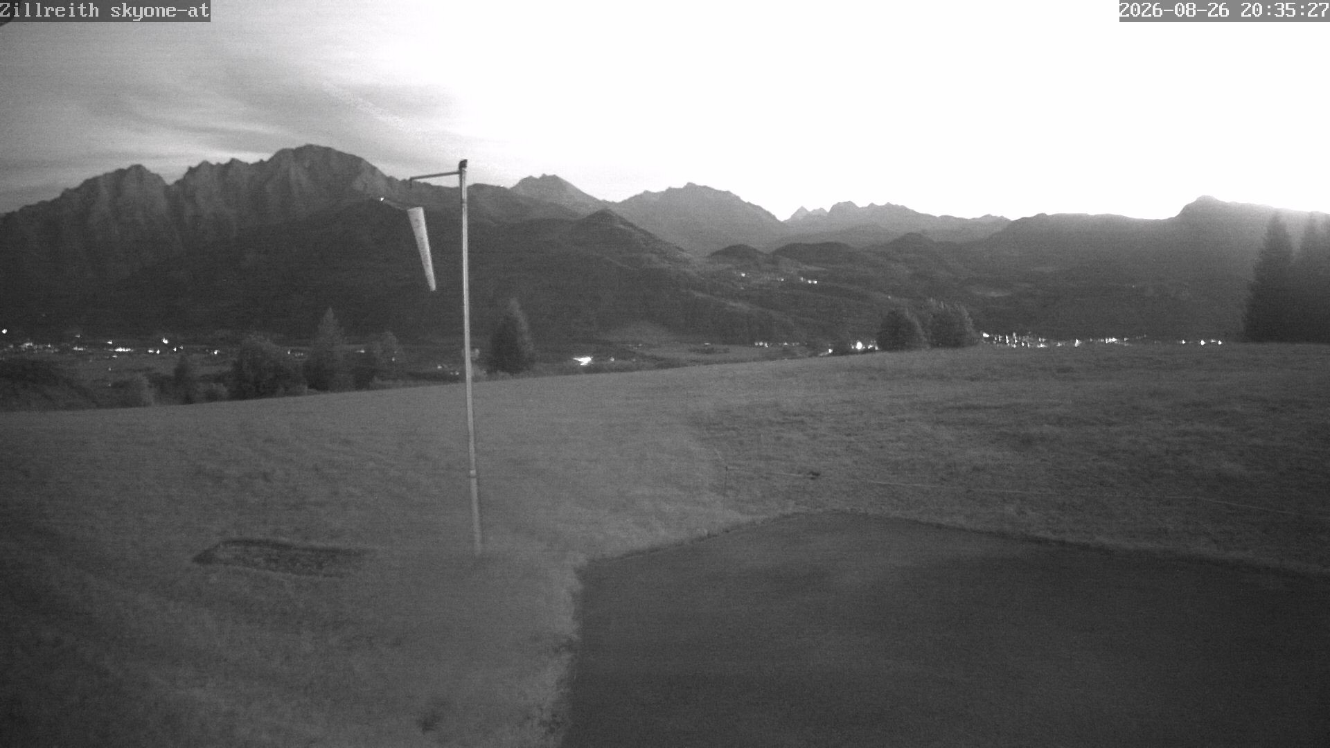 Archived image Webcam Pub Zillreith in Adnet
