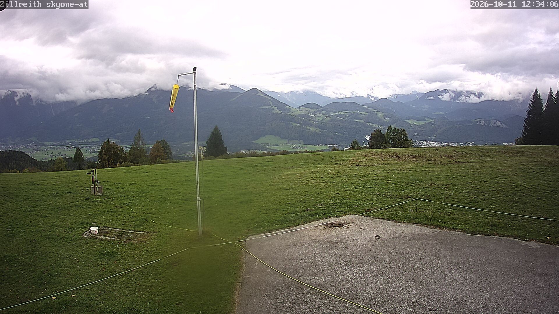 Archived image Webcam Pub Zillreith in Adnet