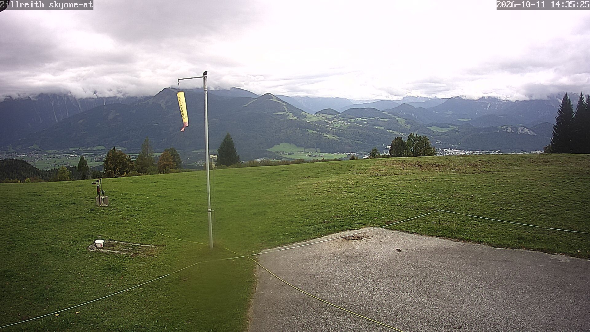 Archived image Webcam Pub Zillreith in Adnet