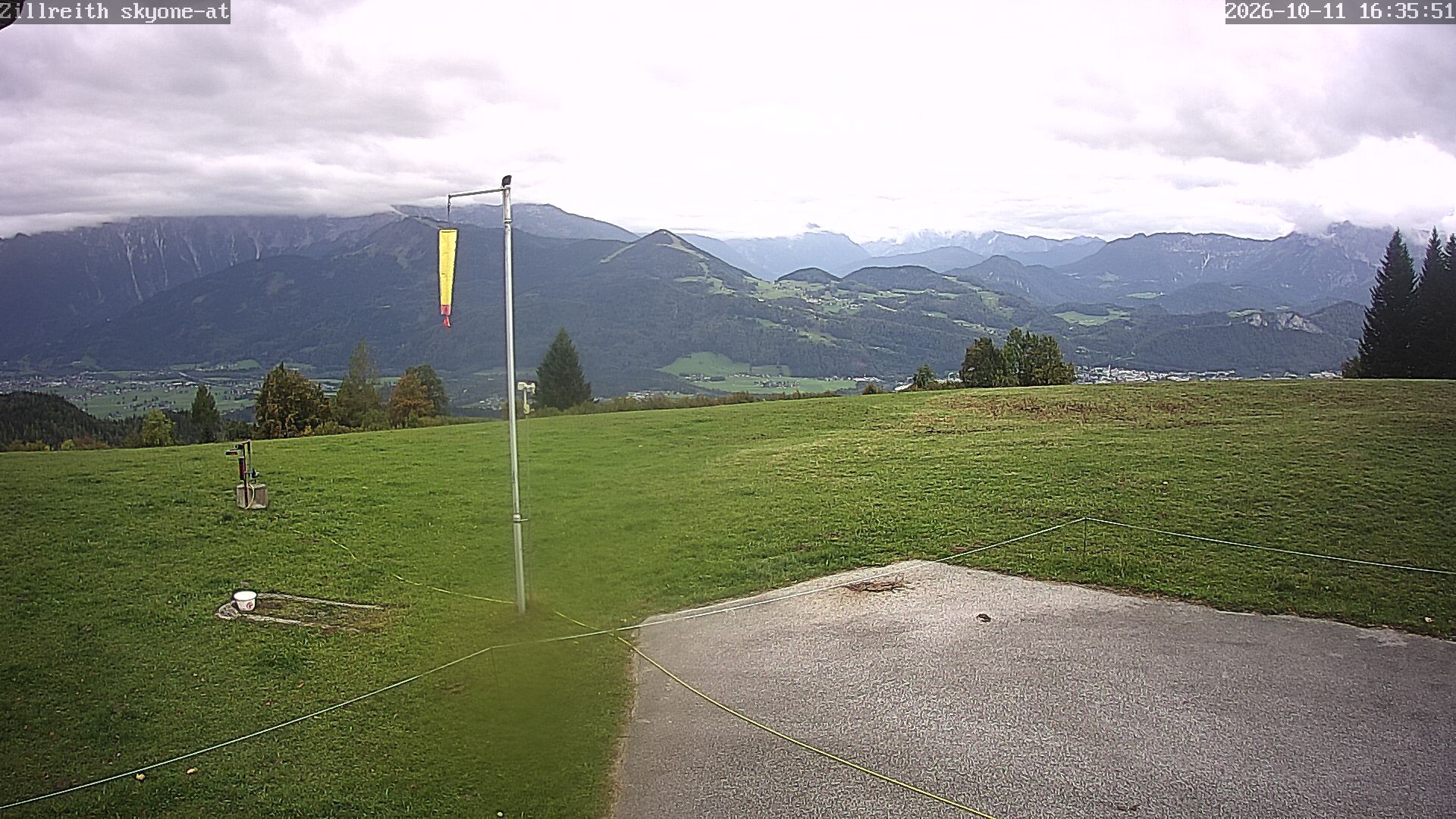 Archived image Webcam Pub Zillreith in Adnet