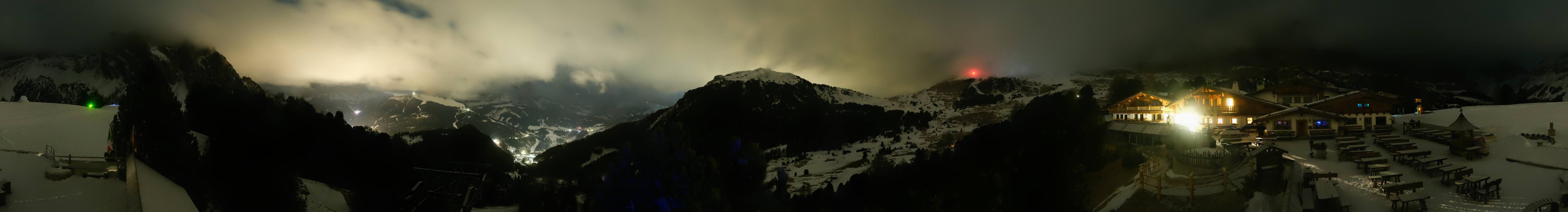 Archived image Webcam Panorama view Col Raiser