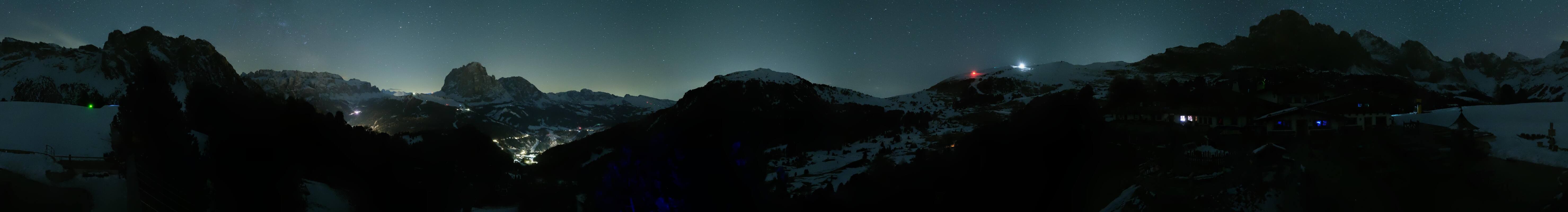 Archived image Webcam Panorama view Col Raiser