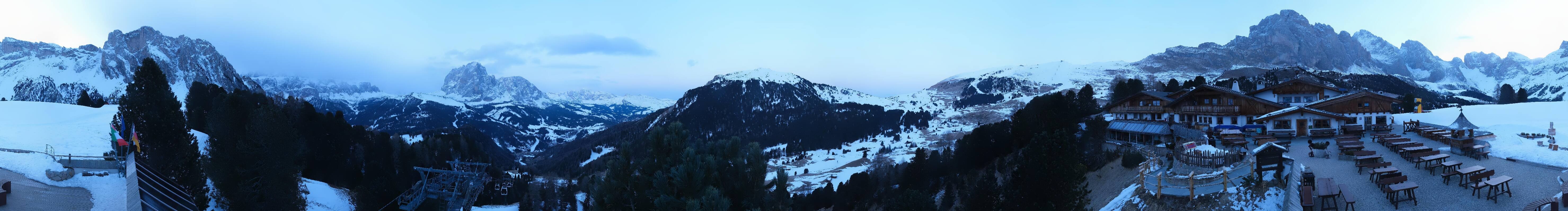 Archived image Webcam Panorama view Col Raiser