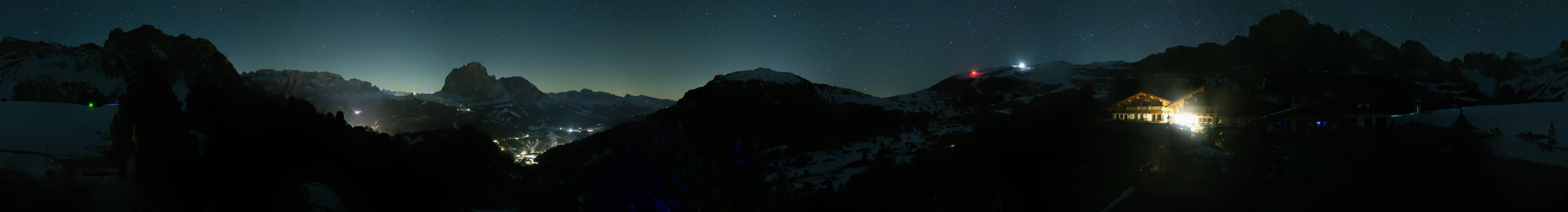 Archived image Webcam Panorama view Col Raiser