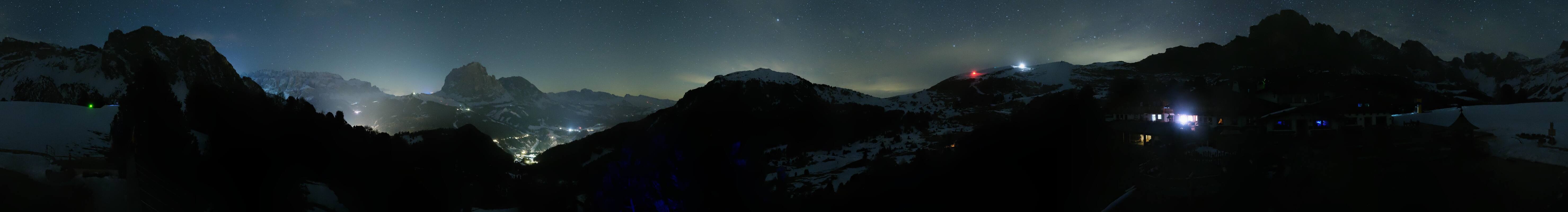 Archived image Webcam Panorama view Col Raiser