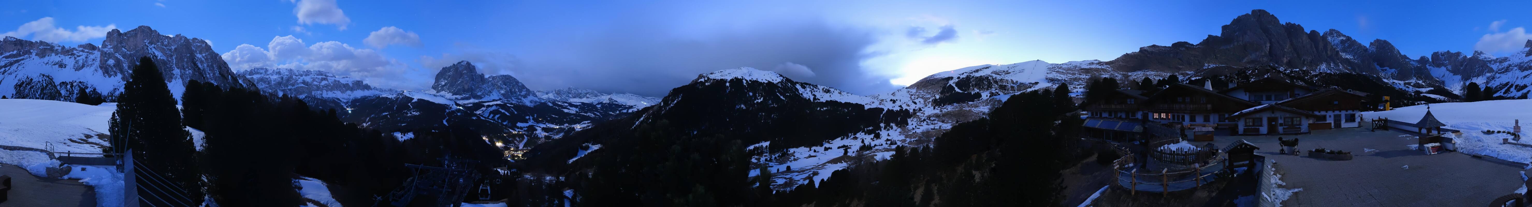 Archived image Webcam Panorama view Col Raiser