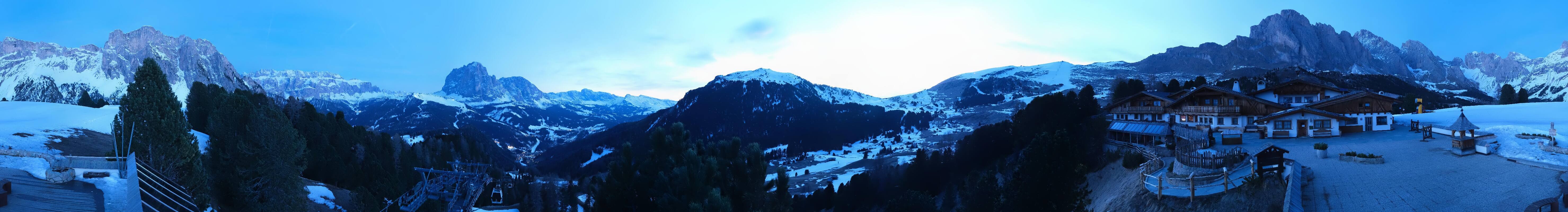 Archived image Webcam Panorama view Col Raiser