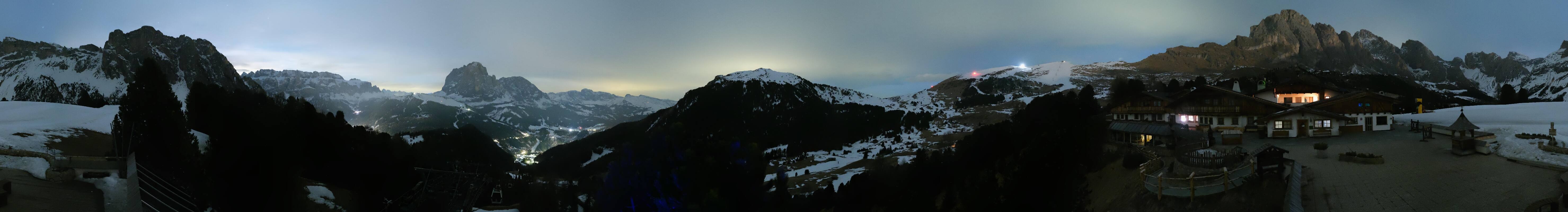 Archived image Webcam Panorama view Col Raiser