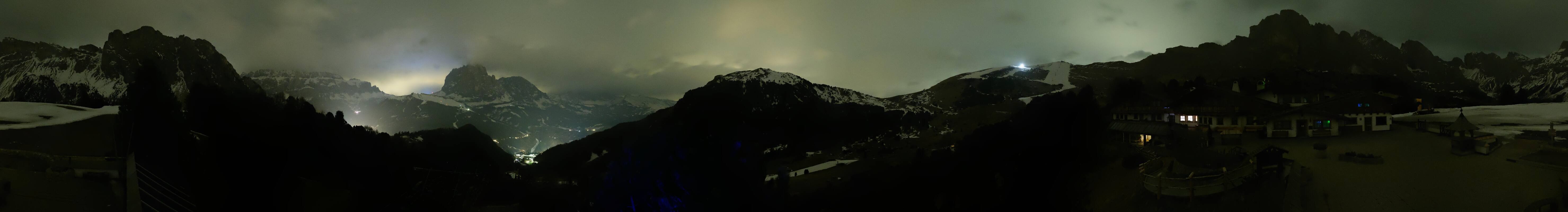 Archived image Webcam Panorama view Col Raiser