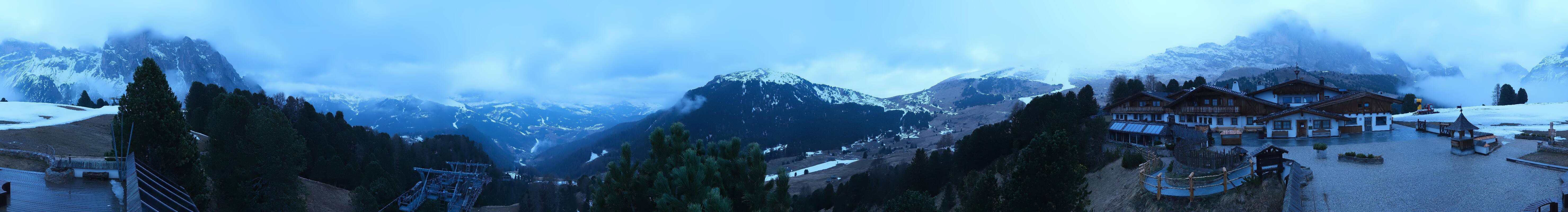 Archived image Webcam Panorama view Col Raiser