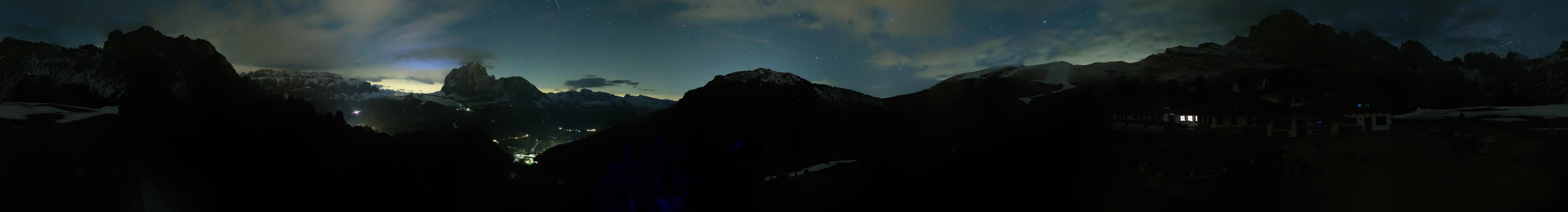 Archived image Webcam Panorama view Col Raiser