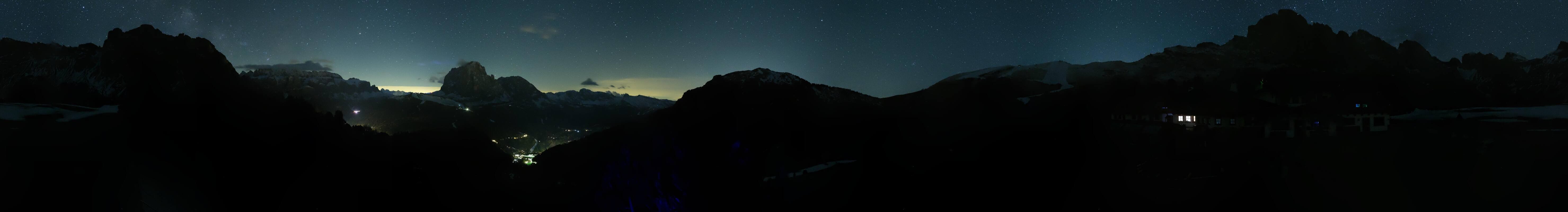 Archived image Webcam Panorama view Col Raiser