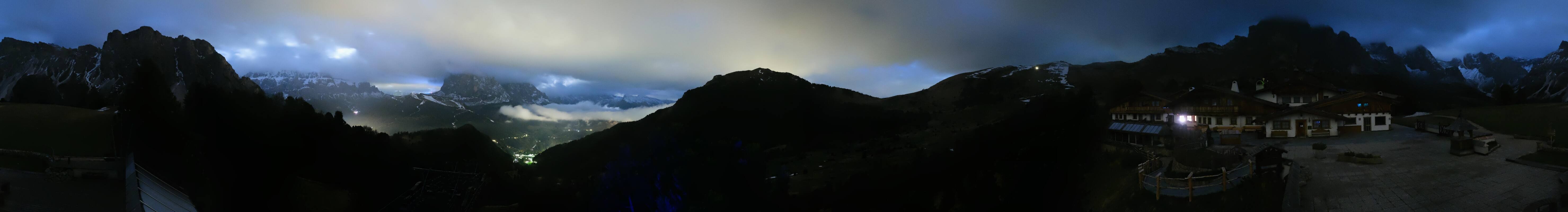 Archived image Webcam Panorama view Col Raiser