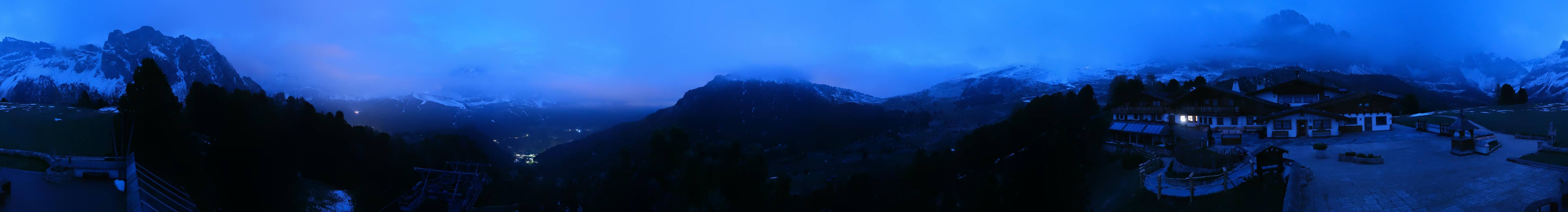 Archived image Webcam Panorama view Col Raiser