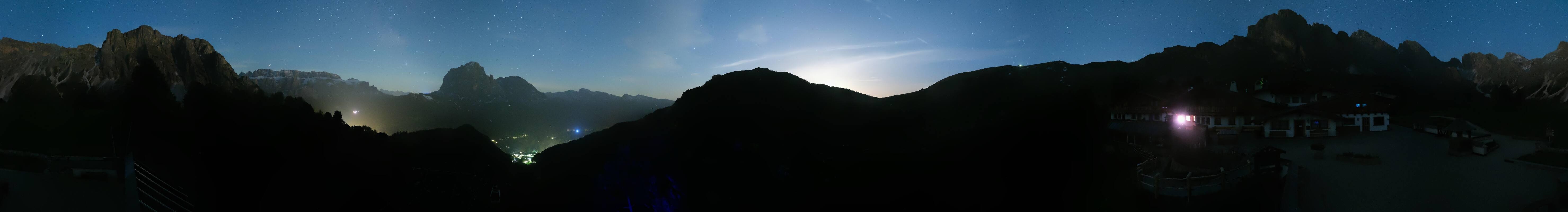 Archived image Webcam Panorama view Col Raiser
