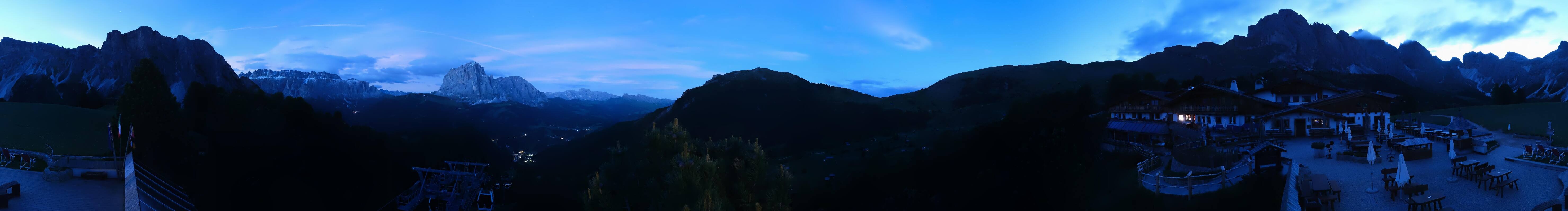 Archived image Webcam Panorama view Col Raiser