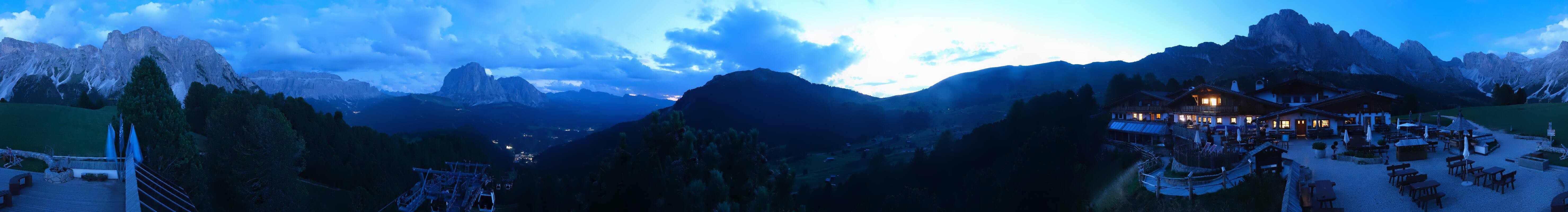 Archived image Webcam Panorama view Col Raiser