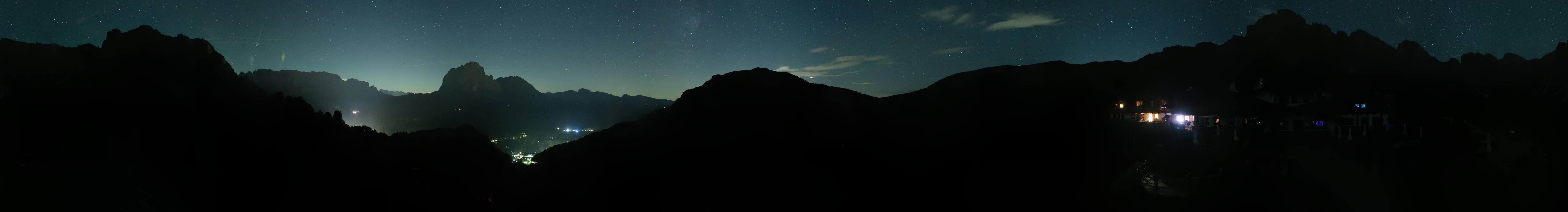 Archived image Webcam Panorama view Col Raiser