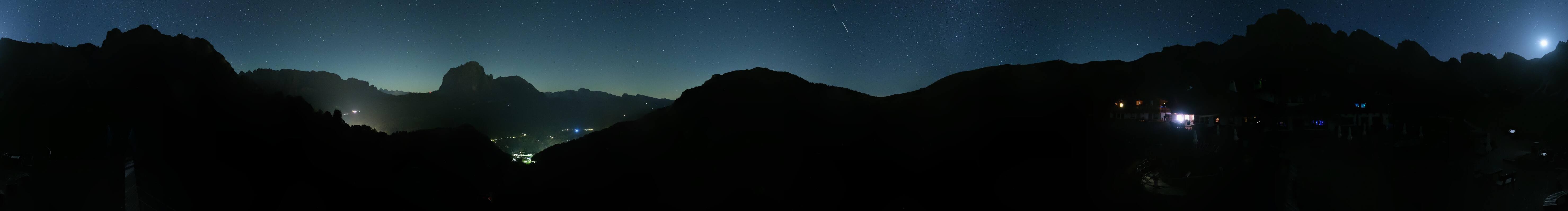 Archived image Webcam Panorama view Col Raiser