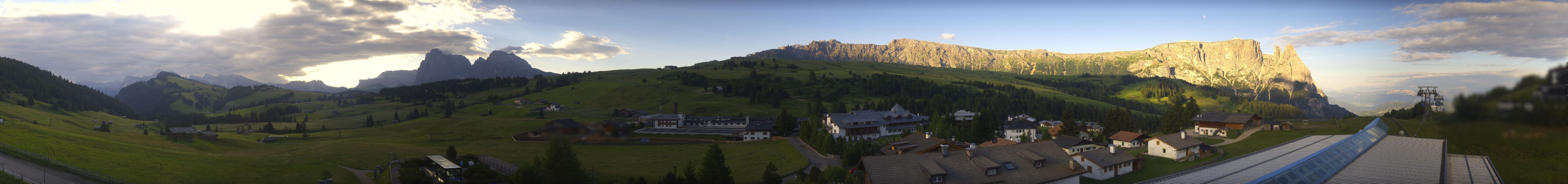 Archived image Webcam Panoramic View Compatsch
