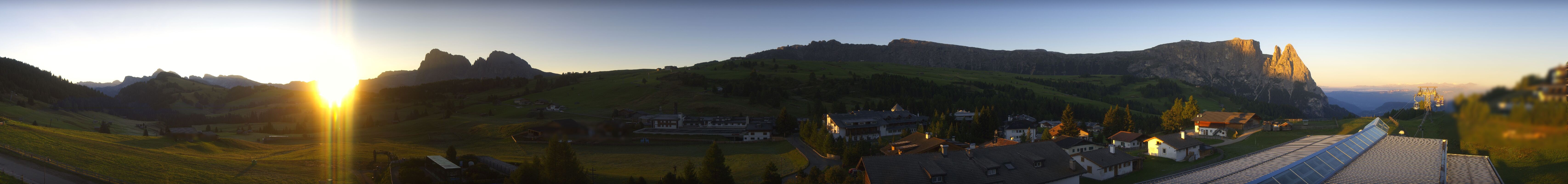 Archived image Webcam Panoramic View Compatsch