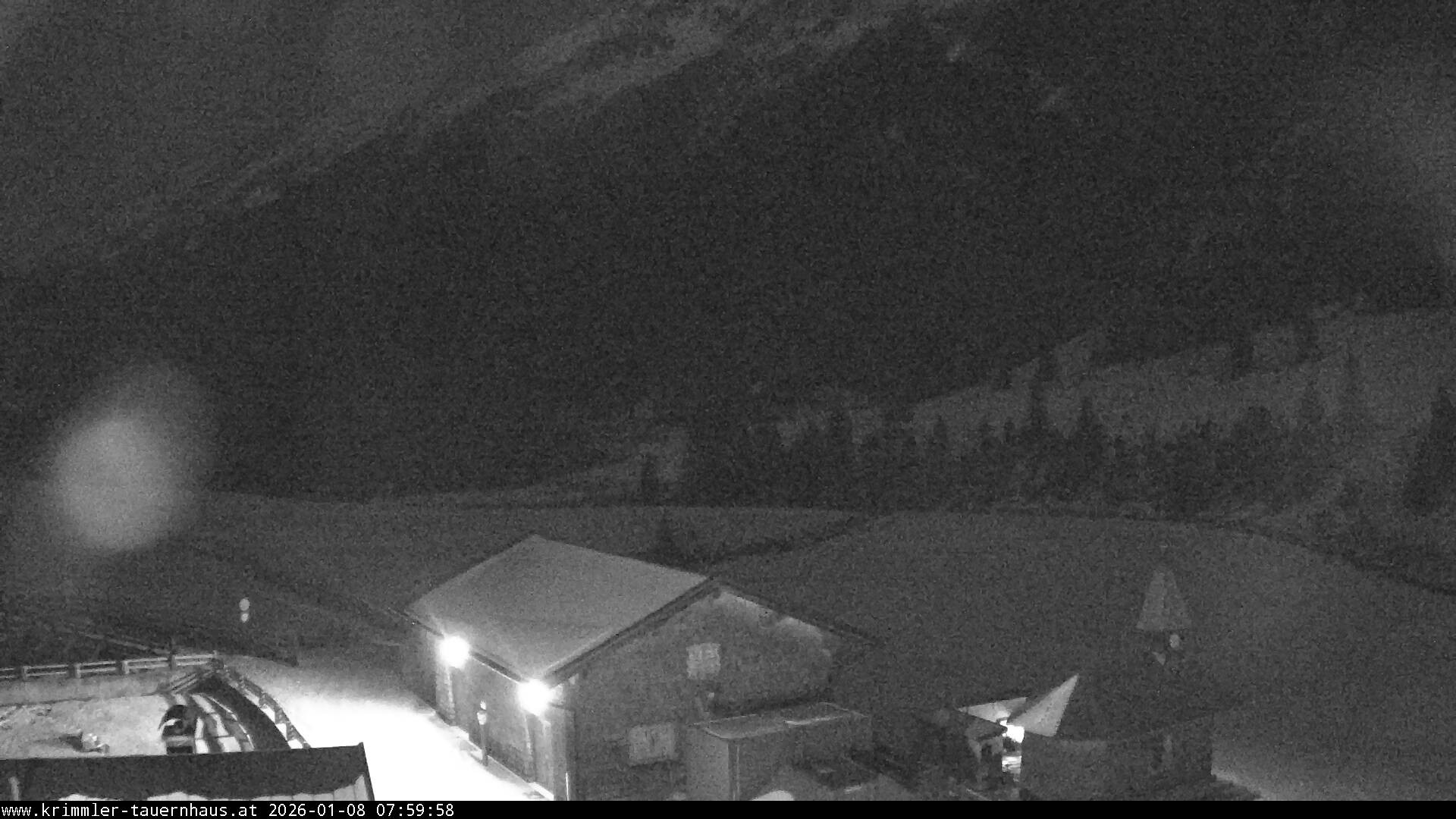 Archived image Krimmler Tauernhaus Mountain Hut - Webcam South