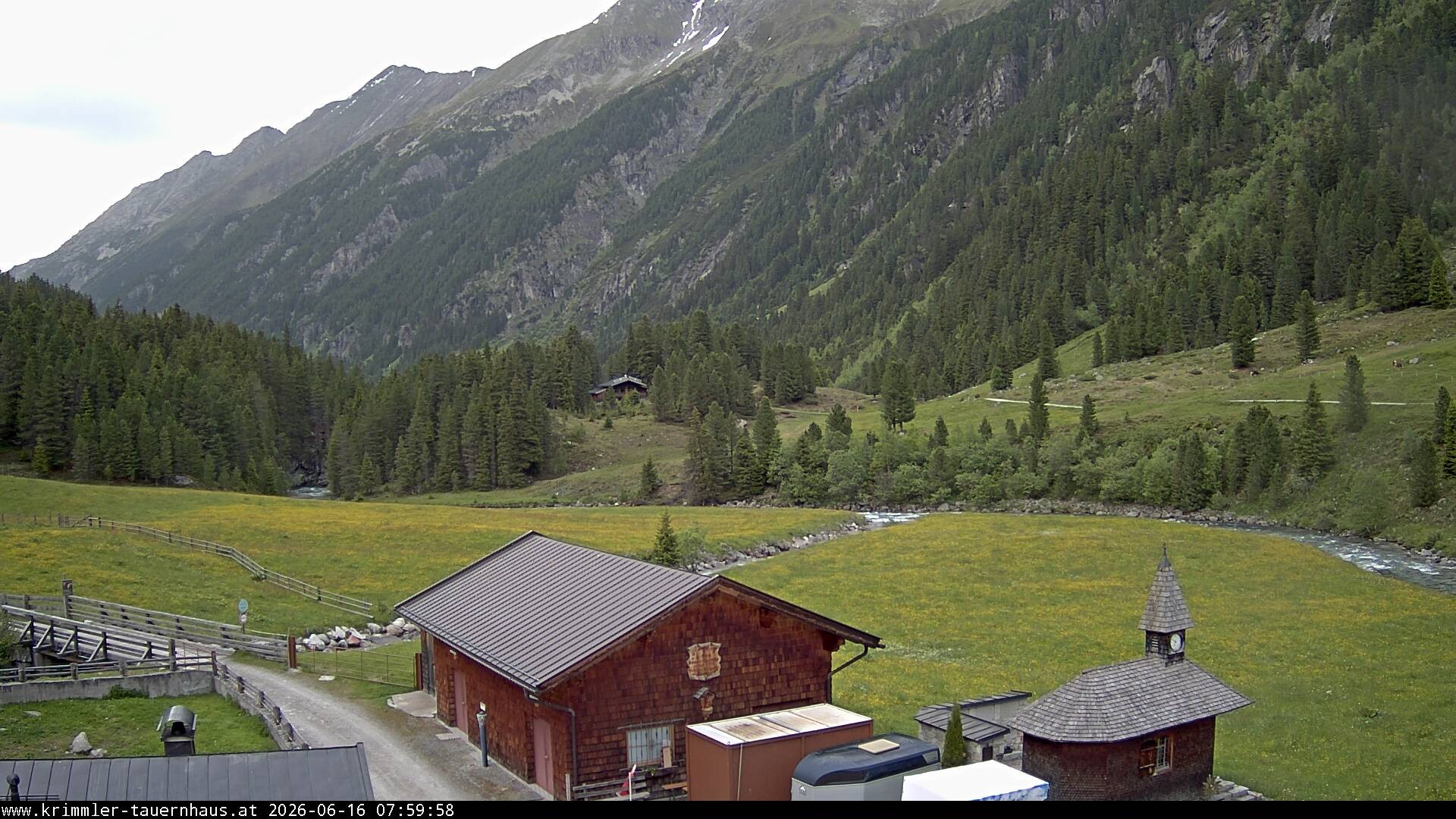 Archived image Krimmler Tauernhaus Mountain Hut - Webcam South