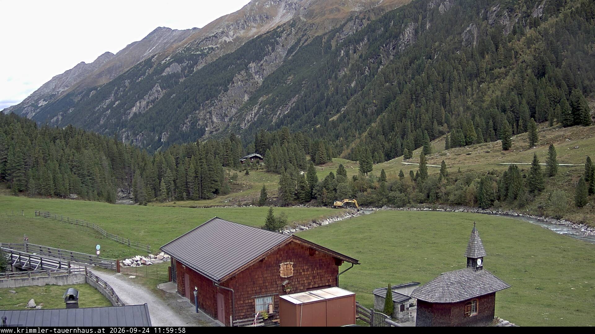Archived image Krimmler Tauernhaus Mountain Hut - Webcam South