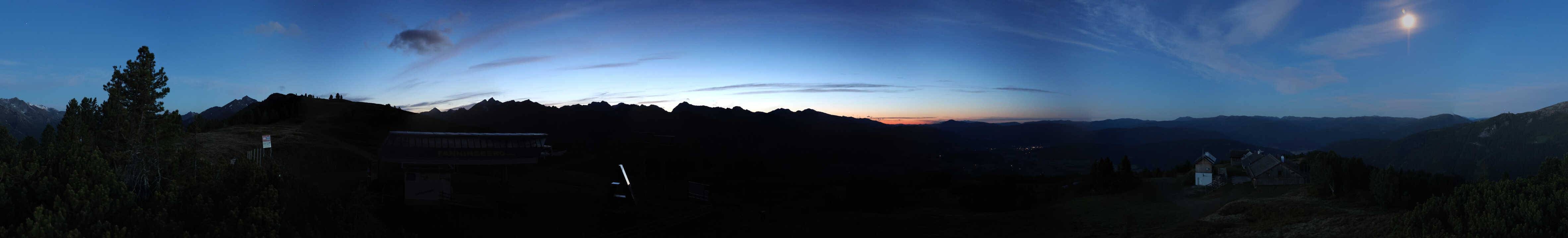 Archived image Webcam Fanningberg - View from top station