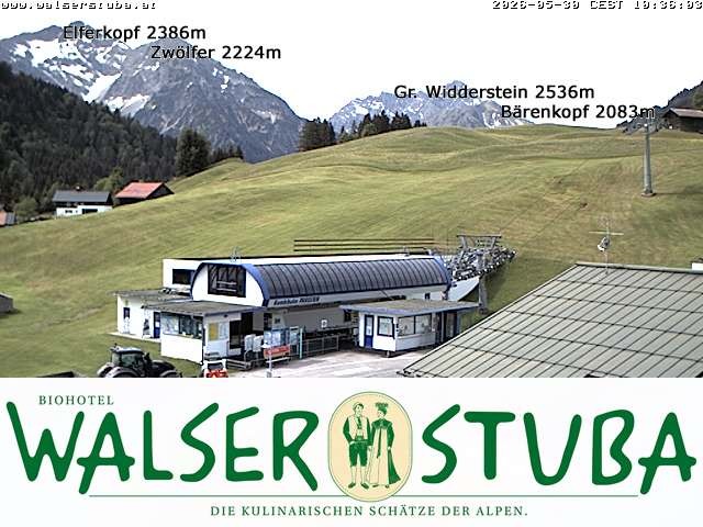 Archived image Webcam Hotel "Walserstuba"
