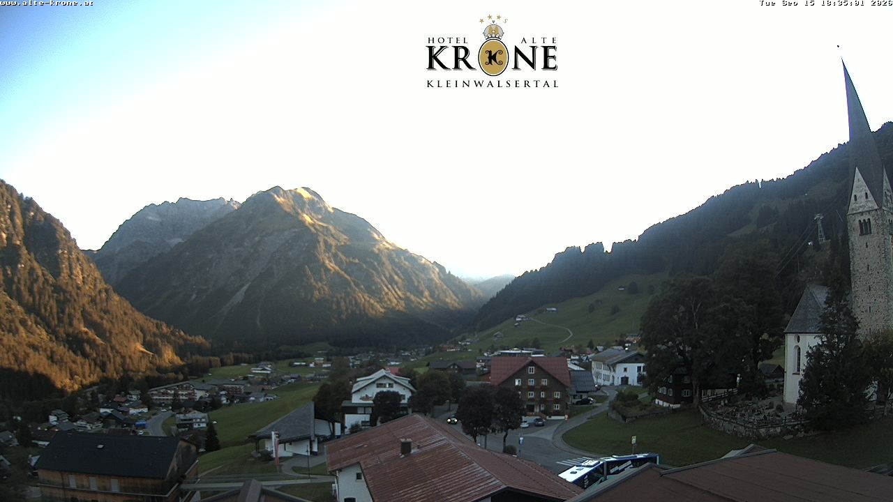Archived image Webcam Mittelberg - Hotel "Alte Krone"