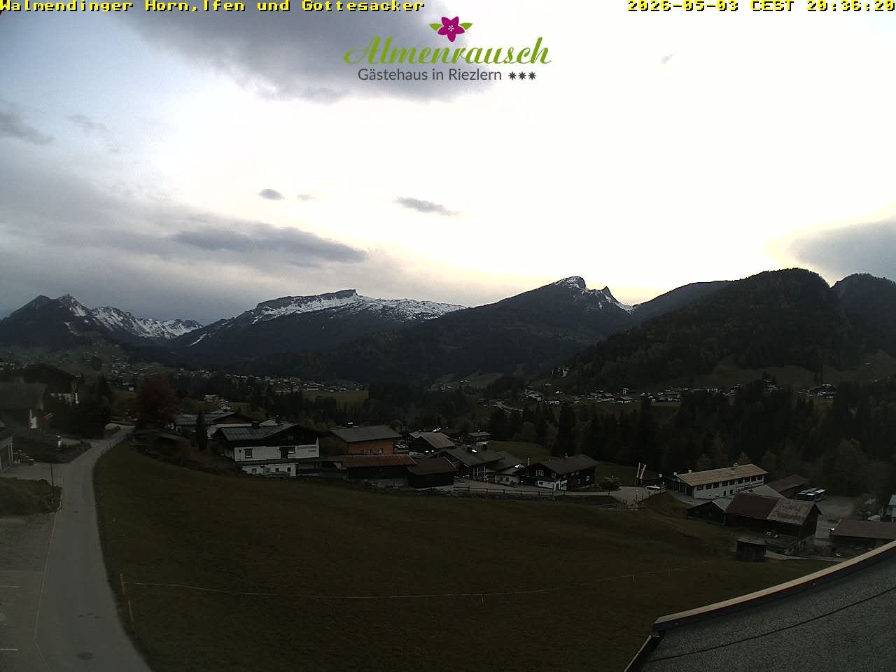 Archived image Webcam Guesthouse "Almenrausch"