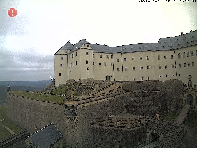 Archived image Webcam Fort Koenigstein entrance area