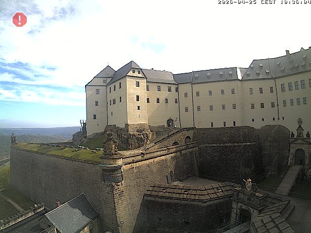 Archived image Webcam Fort Koenigstein entrance area