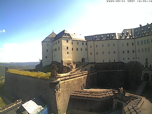 Archived image Webcam Fort Koenigstein entrance area