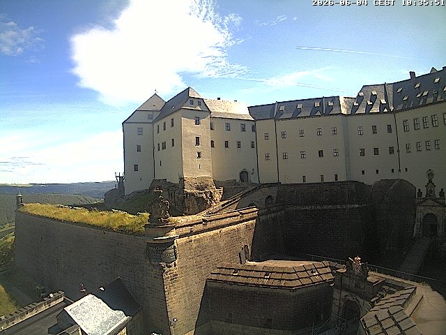 Archived image Webcam Fort Koenigstein entrance area