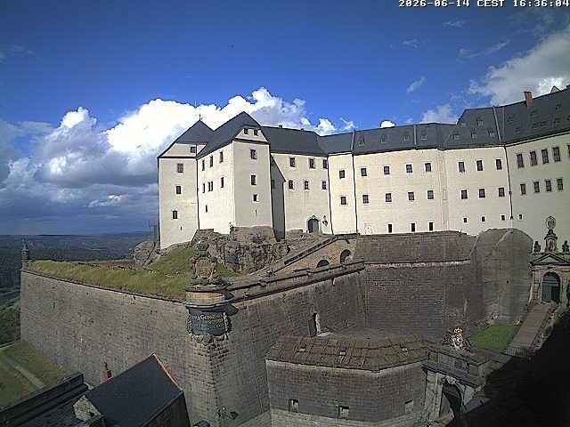 Archived image Webcam Fort Koenigstein entrance area