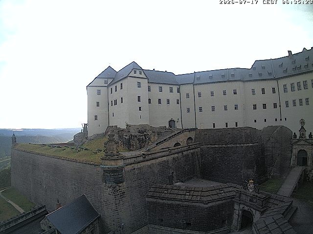 Archived image Webcam Fort Koenigstein entrance area