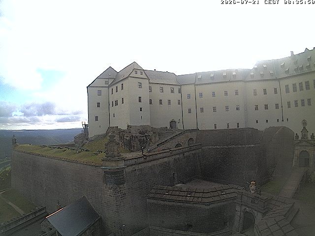 Archived image Webcam Fort Koenigstein entrance area
