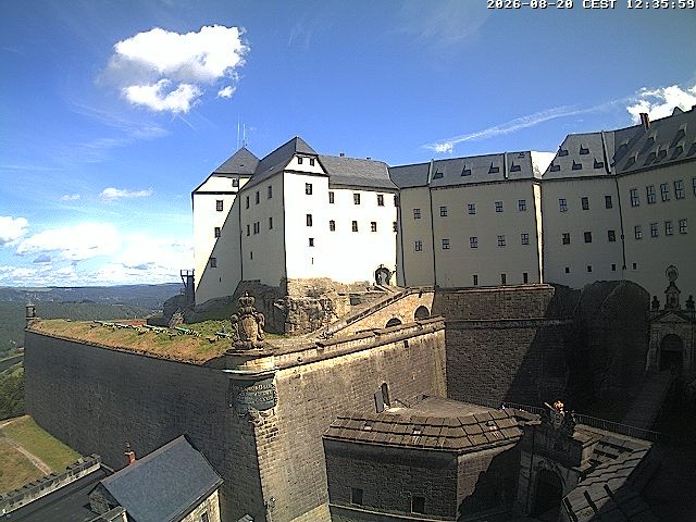 Archived image Webcam Fort Koenigstein entrance area