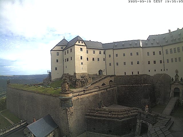 Archived image Webcam Fort Koenigstein entrance area