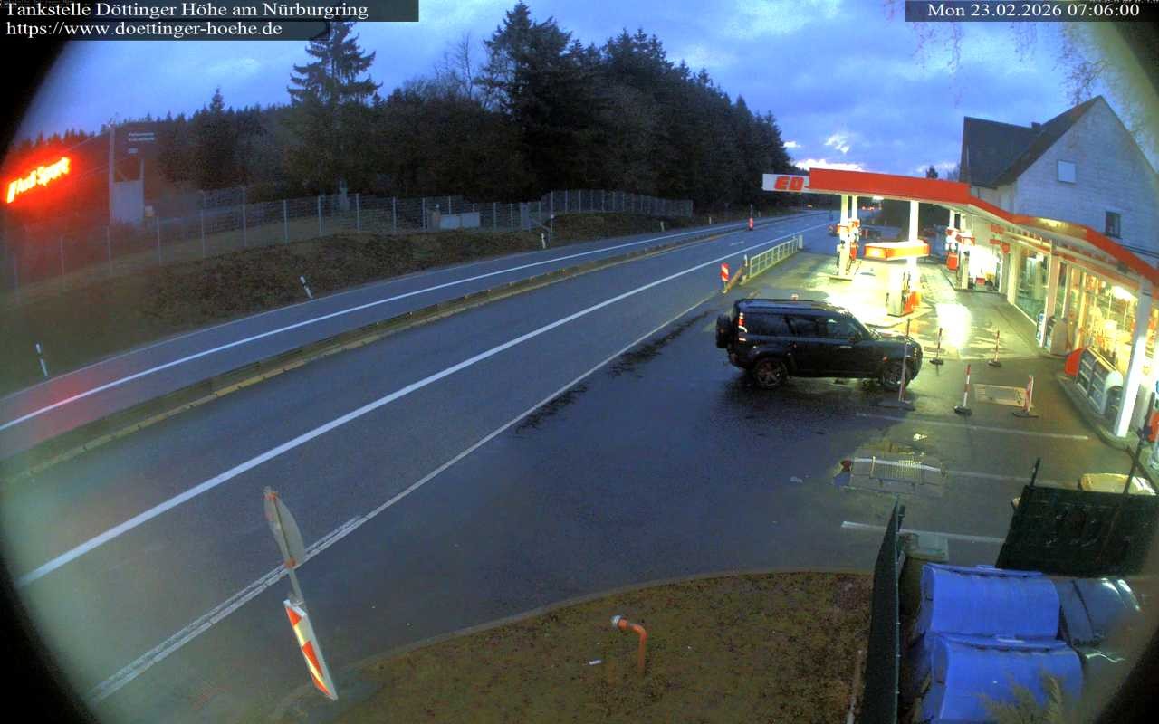 Archiv Foto Webcam Tankstelle Döttinger Höhe am Nürburgring
