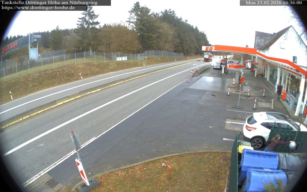 Archiv Foto Webcam Tankstelle Döttinger Höhe am Nürburgring
